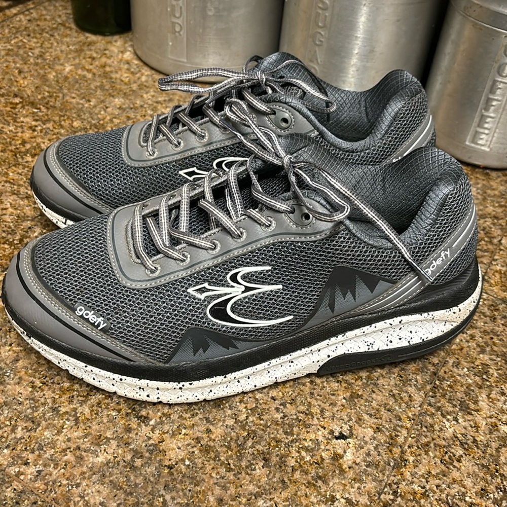 Gdefy Walking Shoes